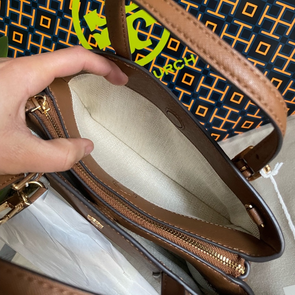 New, tory burch Emerson mini tote crossbody bag in brwon - Picture 7 of 13